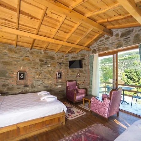 Heaven's Gate Lodge *