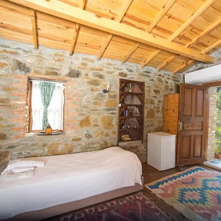 Heaven's Gate Lodge *