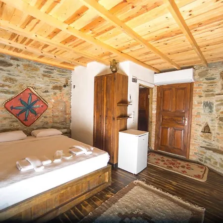 Lodge Heaven's Gate *