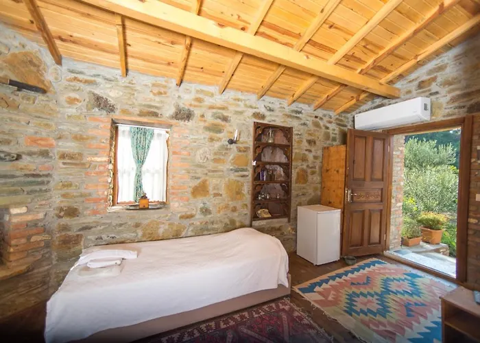 Heaven's Gate Chata *